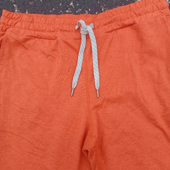 Vuori Performance Joggers bundle of 2 - Picture 9 of 9